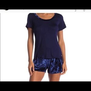 Tahari Pj 2 set bundle